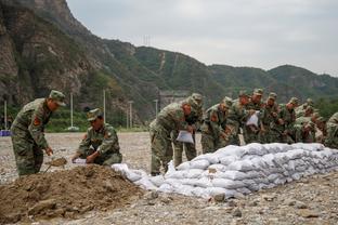 虚惊一场！青岛队记：杨瀚森去医院路上就缓过来了 应该没有大碍